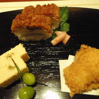吉星 - 八寸(鱧子、鱧寿司、鱧の香煎揚げ)