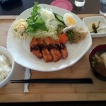 マーミーズカフェ - ランチのメンチカツ定食