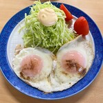 三共食堂 - 目玉焼き(300)