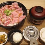 Rosuto Bifuyoshimi - 注文した「牛とろ＆ローストビーフ丼　大盛」は、7分ほどで到着！