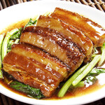 Braised pork with Chinese vegetables (4 pieces)