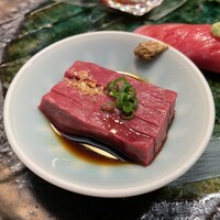 焼肉 しんうち 神楽坂 - タン刺し