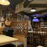 レストラン ココット - 細い階段を登っての2階店舗内は 昭和な『学生街の喫茶店』感漂う 落ち着いたカントリーテイスト