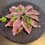 Grilled bonito (sun-dried salt and sesame oil)