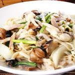 Fujian style stew noodles with Seafood