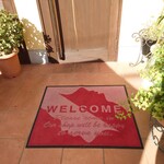 シャンティ - 綺麗に保たれている玄関マットもお洒落。