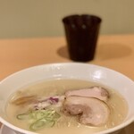 Noodles kitchen GUNNERS - 貝だし塩白湯らーめん850円