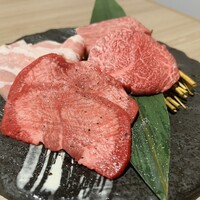 近江うし 焼肉 にくTATSU 青山本店 - 