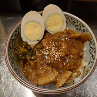 お昼は行列必死！？台湾のローカルフードが男女問わず人気。