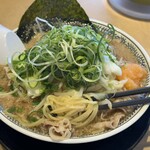 丸源ラーメン - 麺もツルツル