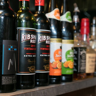 肉専用ワインや樽詰めスパークリング。ビールもいくつかご用意！