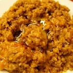 せんば自由軒 - 名物インデアンカレー　ウスターソースをかける