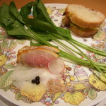 じどりや 穏座 - 淡海地鶏スモークなど