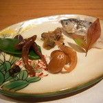 じどりや 穏座 - はすのなれずし、たてぼし、えび豆、いさざの炊いたん