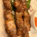 アオザイレストラン - 揚げ豚串　750円　鳥貴族位大きな串でお腹いっぱい！食べ応えあり