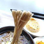 COPAL - 麺リフト⤴️ 細麺に汁が絡んできます♬