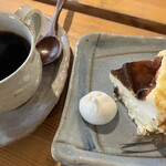 オリジナル　スマイル - バスクチーズケーキ　ホットコーヒー