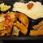 Nikujiru Gyouza No Dandadan - 油淋鶏弁当(864円)