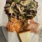 ESOLA - 前菜のサラダ…けっこうボリュームあり