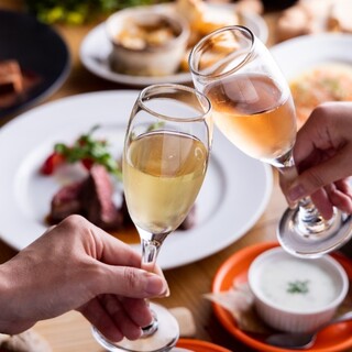時尚的葡萄酒酒吧空間♪