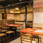 肉ト酒 八丁堀酒場 てっつい - 店内全体