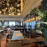 パーク ハイアット 東京 - ジランドールはフレンチです。ニューヨークグリル(鉄板焼き、ステーキ)がメインダイニングなあたりアメリカ資本を感じる