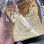 パン工房クルール - さつまいもあん食パン　４３０円