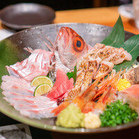 のどぐろ専門 銀座中俣 はなれ - 刺身　のどぐろ姿造り、鮮魚五点盛り合わせ  長崎県対馬　のどぐろ（炙り、刺し） 宮城県塩釜　鮪 北海道余市　牡丹海老 鹿児島県　カマス