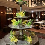 パーク ハイアット 東京 - ジランドールの前のお花は毎日変わるよ