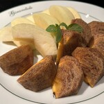 パーク ハイアット 東京 - 季節のフルーツは柿と林檎でした。あんまり好きじゃないやつきたw