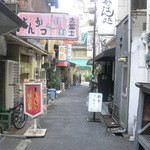 十三 大富士 - 路地にあります　向かいは刺青処