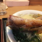 ラーメン櫻島 - 一枚チャーシュー麺　６５０円のチャーシューの厚さ　　　【　２０１３年１１月　】