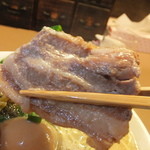 ラーメン櫻島 - 櫻島ラーメン　８５０円のチャーシュー　２　角煮　【　２０１３年１１月　】