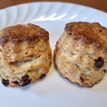 kurs - レーズンのスコーンとチョコのスコーン