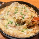 茶寮 ふ川 - 地鶏の鉄鍋玉子とじ