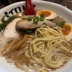 麺屋イロトヤ - 魚介白湯醤油味付き玉子