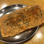 大衆イタリアン かね子 - シラスチーズせんべい