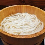 丸亀製麺 - 釜揚げうどん特310円 野菜かき揚げ170円