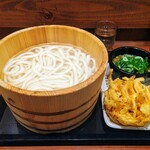 Marugame Seimen - 釜揚げうどん特310円 野菜かき揚げ170円