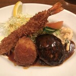 グリル欧風軒 - ハンバーグが肉汁ブワッで美味、来店前にRONグループのアプリをインストールしておくとワンモアカニクリームコロッケがもらえます