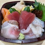 すしの玉川 - 『ちらし並』