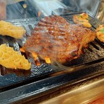 路地裏焼肉 マックスザホルモン - 