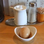麺屋 極鶏 - 煮玉子ゎ別皿で提供されますぅ