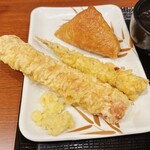 Marugame Seimen - シシャモ、チクワの天ぷら　いなり寿司