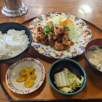 四日市港 第一船員会館 - 