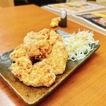 将軍 武田屋 - 若鶏の唐揚げ
            もも肉とムネ肉が両方(美味しい)