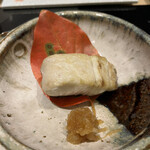 226269732 - 天ぷらコース１３２００円。鰆炭火焼。ふっくらした鰆に絶妙な火入れで、とーっても美味しくいただきました。