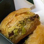 ナーディル ギュル  - 