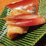 Sushi Mutou - マナカツオの炙り。酢茗荷がアクセント