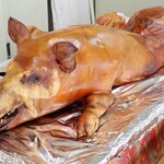 Kinjou Chikusan - 20kg級の豚の丸焼き